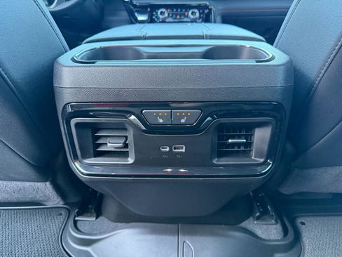 Used 2024 GMC Sierra 2500 AT4 w/ AT4 Premium Plus Package AWD/4WD image 18