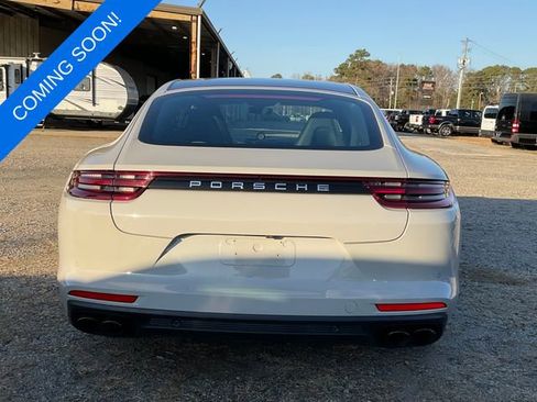 Used 2018 Porsche Panamera image 2