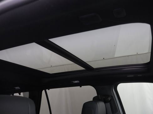 Used 2026 Toyota Sequoia Platinum AWD/4WD image 3