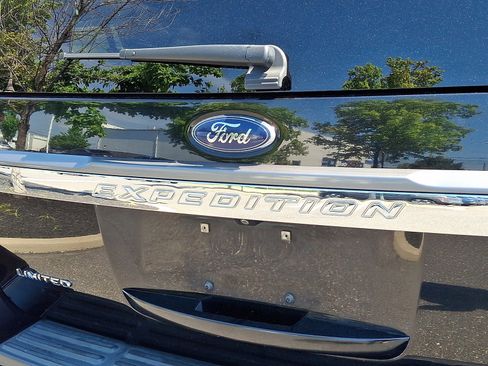 Used 2017 Ford Expedition Limited AWD/4WD image 31