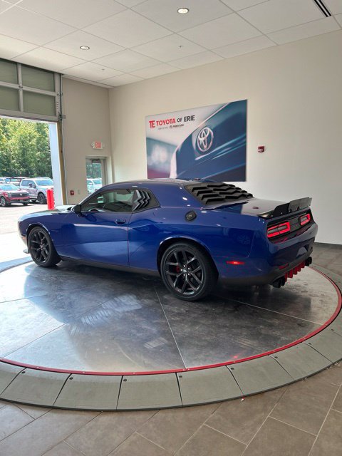 Used 2022 Dodge Challenger R/T w/ Blacktop Package RWD image 3