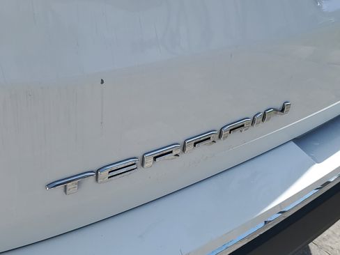 Used 2023 GMC Terrain SLT w/ LPO, Floor Liner Package AWD/4WD image 9