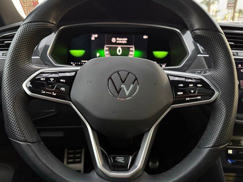 Used 2023 Volkswagen Tiguan SE R-Line image 24