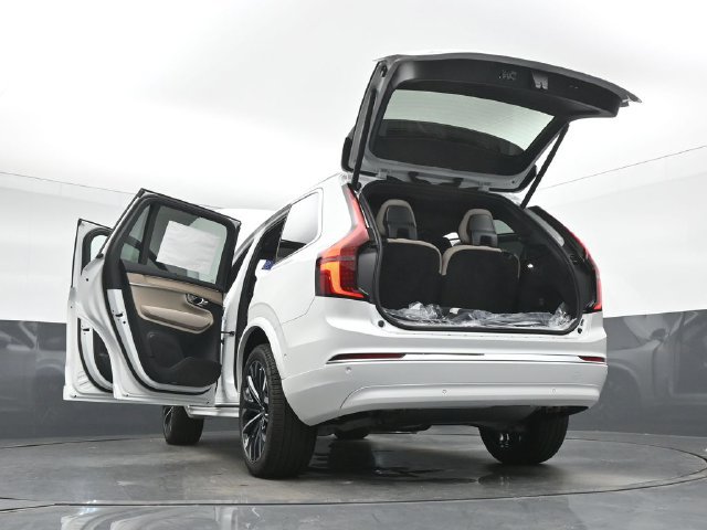 New 2027 Volvo XC90 B5 Plus AWD/4WD image 56