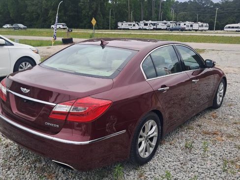 Used 2012 Hyundai Genesis 3.8 RWD image 4