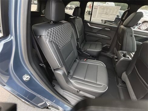 New 2026 GMC Acadia Denali w/ Super Cruise Package image 28