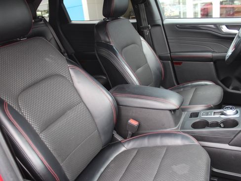 Used 2024 Ford Escape ST-Line w/ Tech Pack #1 AWD/4WD image 30
