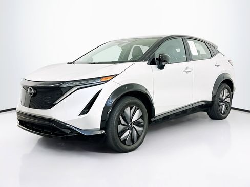 Used 2024 Nissan Ariya AWD image 3