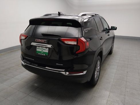 Used 2024 GMC Terrain SLT AWD/4WD image 9