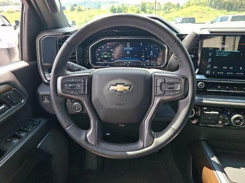 Used 2024 Chevrolet Silverado 2500 High Country w/ Technology Package AWD/4WD image 19