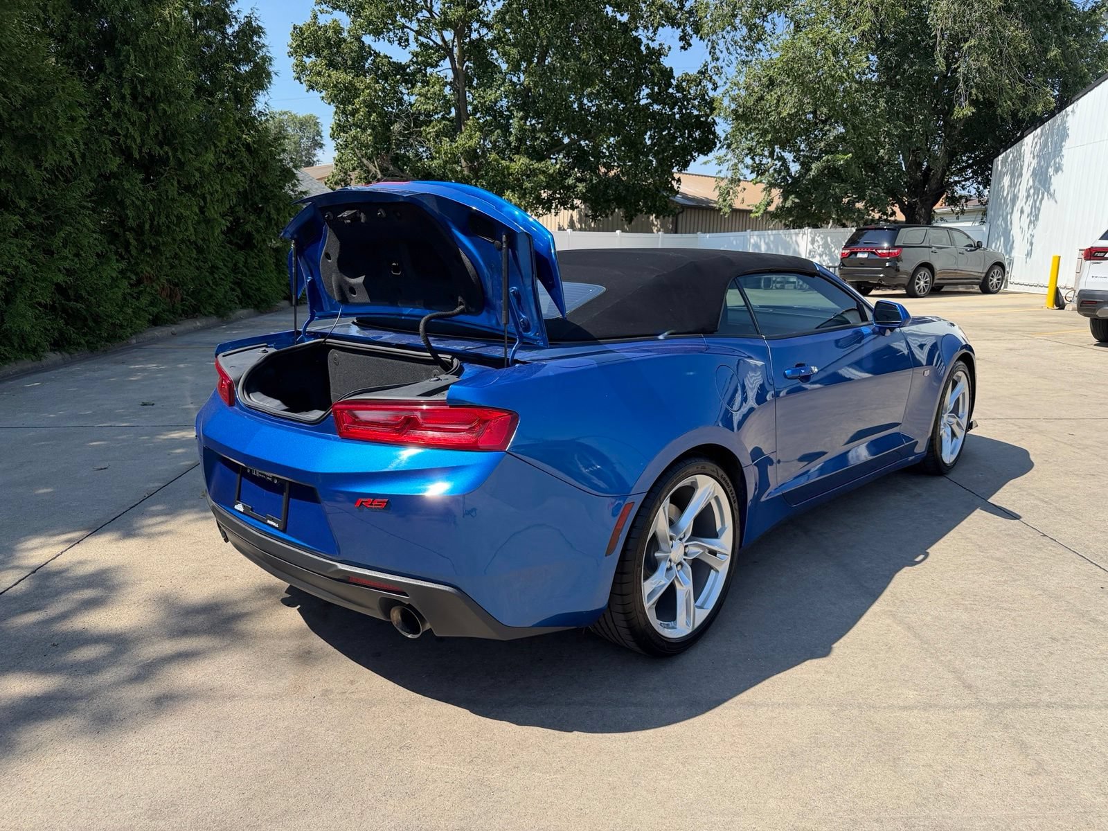 Used 2018 Chevrolet Camaro LT RWD image 34