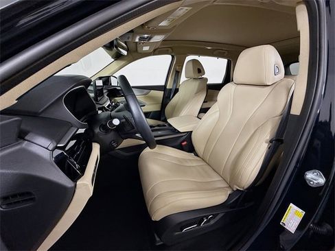 Used 2025 Acura MDX w/ Technology Package image 5