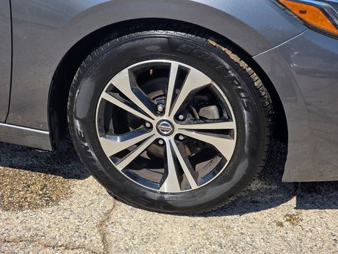 Used 2020 Nissan Sentra SV FWD image 11