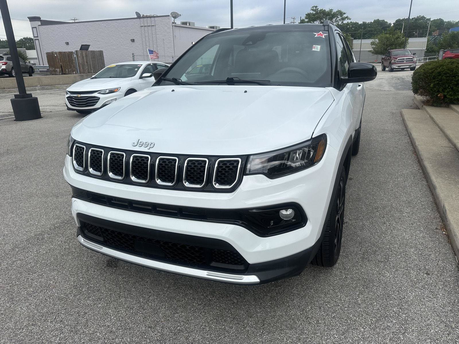 Used 2023 Jeep Compass Limited AWD/4WD image 5