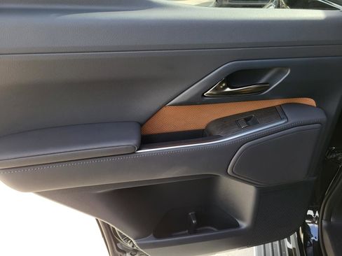 Used 2025 Lexus GX 550 w/ Accessory Package (Z1) AWD/4WD image 12