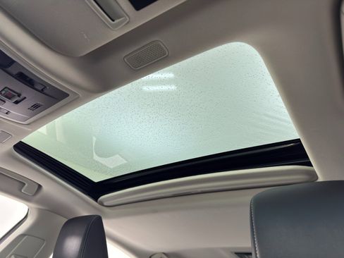 Used 2019 Lexus ES 300h image 11