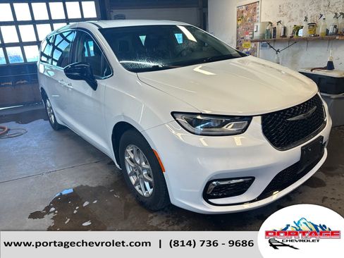 Used 2024 Chrysler Pacifica Touring-L FWD image 8