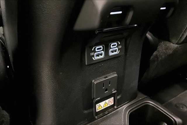 Used 2024 Jeep Wrangler Unlimited Sahara w/ Technology Group AWD/4WD image 30