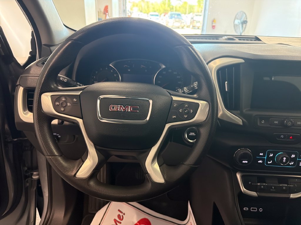Used 2023 GMC Terrain SLE w/ Driver Convenience Package FWD image 19