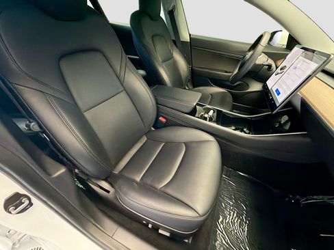 Used 2020 Tesla Model 3 Standard Range Plus RWD image 15