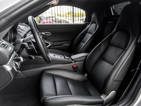 Certified 2024 Porsche 718 Boxster RWD image 5