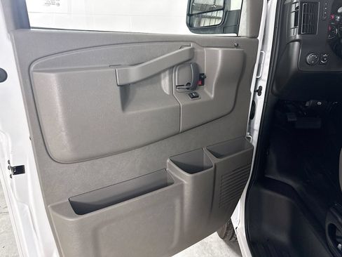 Used 2025 Chevrolet Express 2500 w/ Enhanced Convenience Package RWD image 15