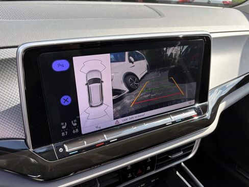 Certified 2025 Volkswagen Atlas Peak Edition SE AWD/4WD image 20