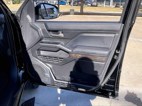 Used 2024 Toyota Tacoma Limited w/ Limited Package (LT) image 21