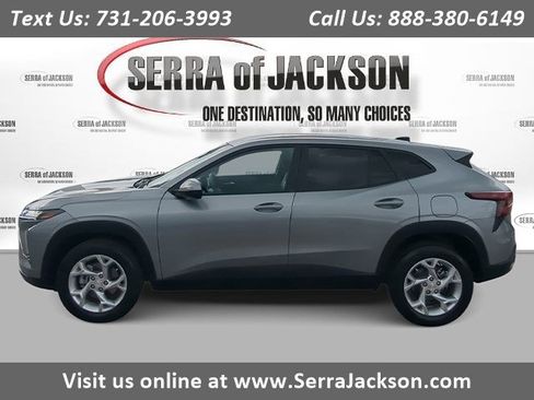 Used 2024 Chevrolet Trax LS w/ LS Convenience Package FWD image 1