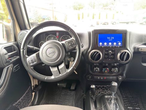 Used 2016 Jeep Wrangler Unlimited Sport w/ Quick Order Package 24S AWD/4WD image 19