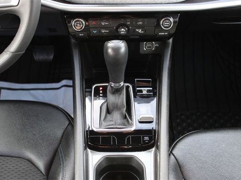 Used 2024 Jeep Compass Latitude image 17