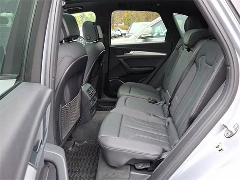 Certified 2025 Audi Q5 2.0T Premium w/ Convenience Plus Package image 11