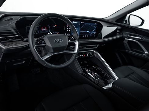 Certified 2025 Audi Q5 Premium w/ Convenience Package AWD/4WD image 9