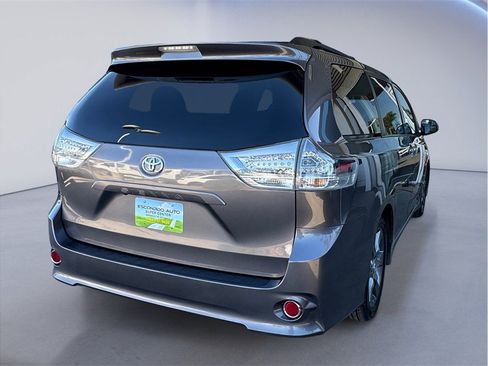 Used 2015 Toyota Sienna SE FWD image 6