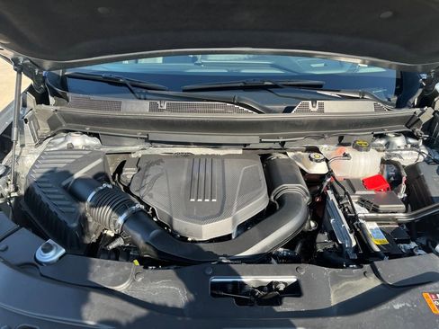 Used 2025 GMC Acadia Elevation image 27