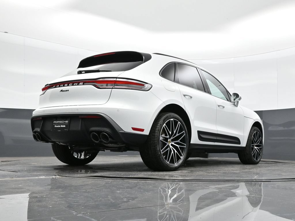 Certified 2026 Porsche Macan AWD/4WD image 37