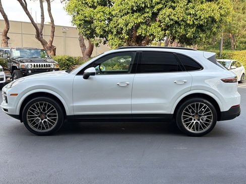 Used 2023 Porsche Cayenne S image 2