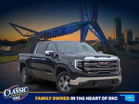 Used 2025 GMC Sierra 1500 SLT AWD/4WD image 1