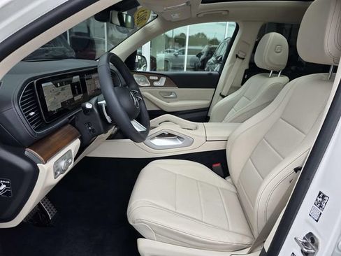 Certified 2025 Mercedes-Benz GLS 450 4MATIC image 11