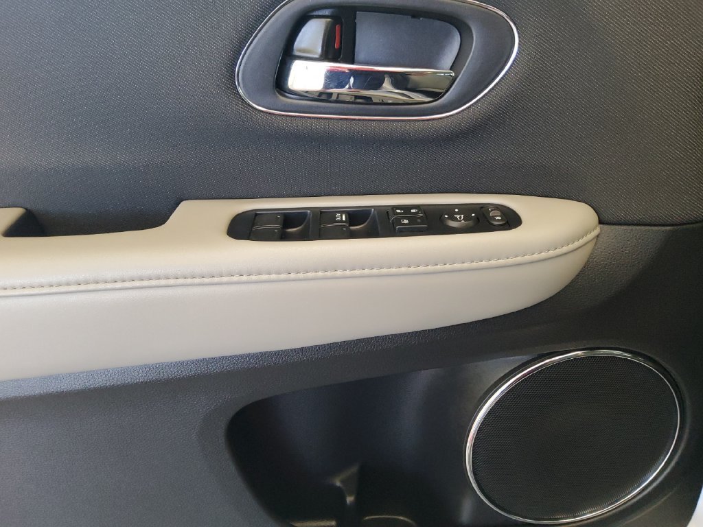 Used 2019 Honda HR-V EX image 12