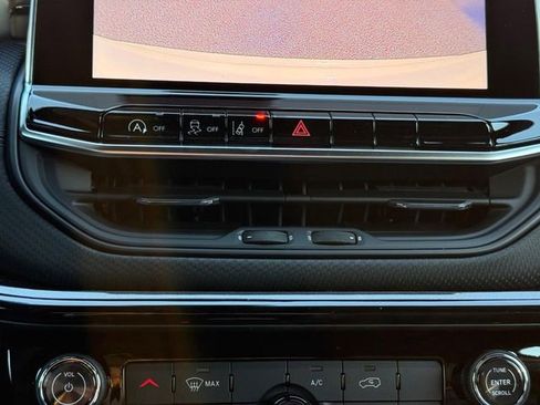 New 2026 Jeep Compass Latitude image 13