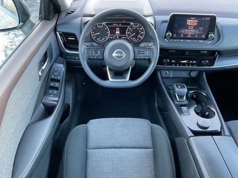 Used 2023 Nissan Rogue SV image 15