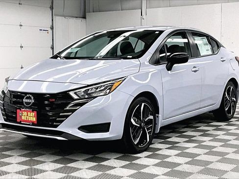 New 2025 Nissan Versa SR w/ Trunk Package image 2