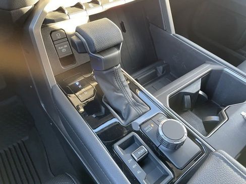 Used 2025 Toyota Tundra Limited image 21