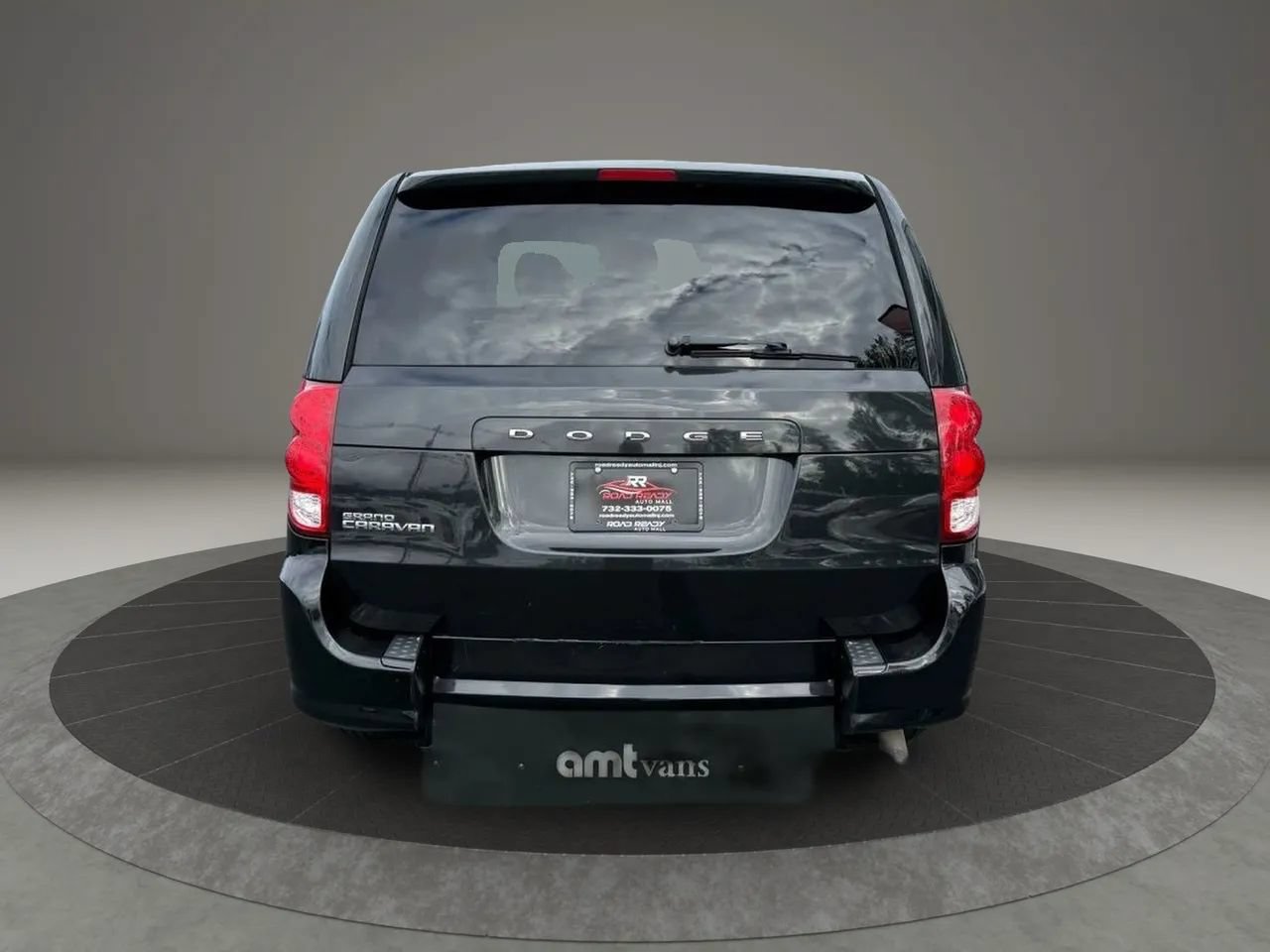 Used 2014 Dodge Grand Caravan SXT FWD image 8