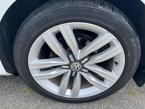 Used 2017 Volkswagen Passat 1.8T SE FWD image 7