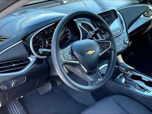 Used 2024 Chevrolet Malibu LT image 16