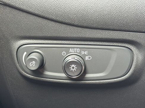 Used 2024 Chevrolet Equinox LT FWD image 15