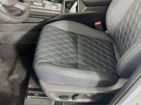 New 2026 Nissan Rogue Platinum AWD/4WD image 19