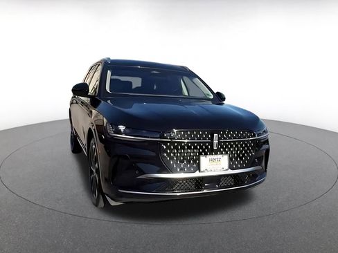 Used 2024 Lincoln Nautilus Reserve image 4